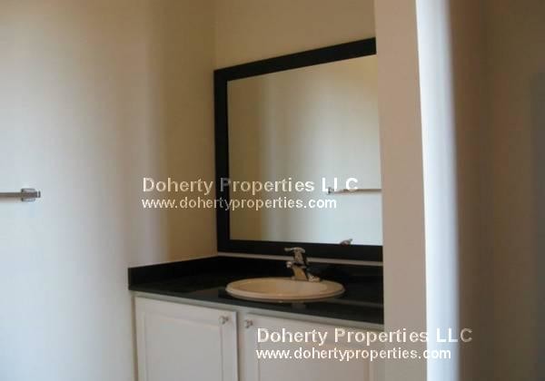 Foto del edificio - Downtown Lowell Loft: Dogs and Cats Welcome!