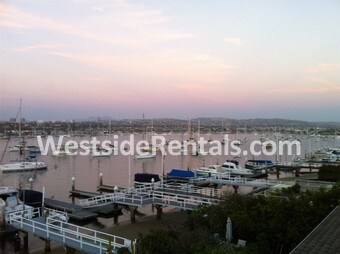 Foto principal - 912 E Balboa Blvd