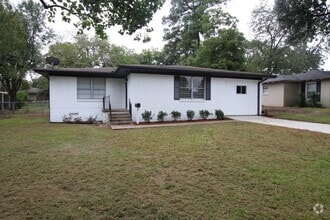 Building Photo - 1309 San Antonio St