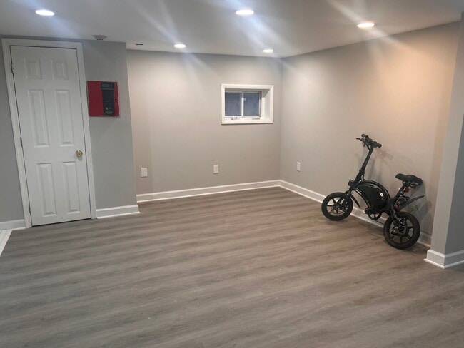 Living room - 2400 N Capitol St NW
