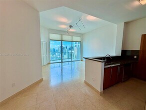 Building Photo - 300 S Biscayne Blvd