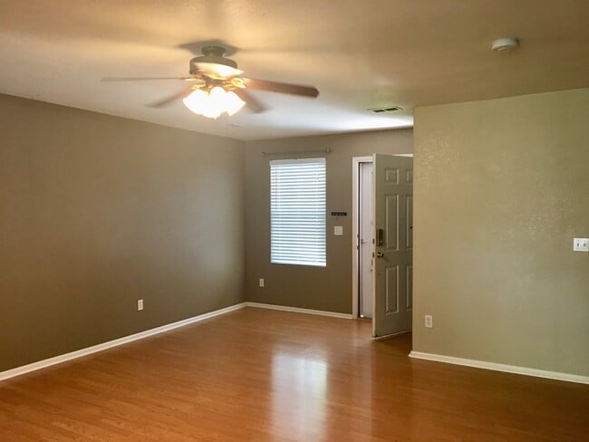 Building Photo - 171 Montgomery Dr