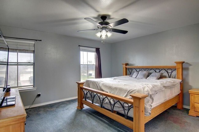 Foto del edificio - 3021 Quebec Dr