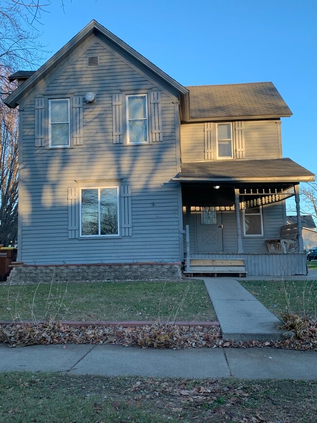 Building Photo - 452 N Franklin St