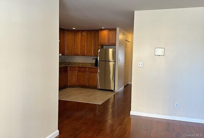 Foto del edificio - 858 E 175th St