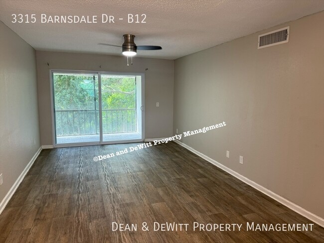 Building Photo - 3315 Barnsdale Dr