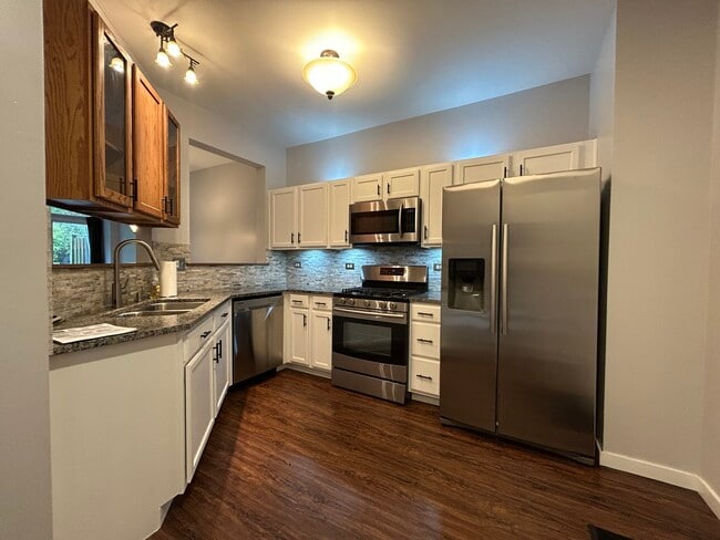 Building Photo - 1385 Redbridge Ct