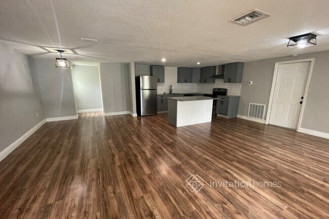 Building Photo - 9235 St Regis Ln