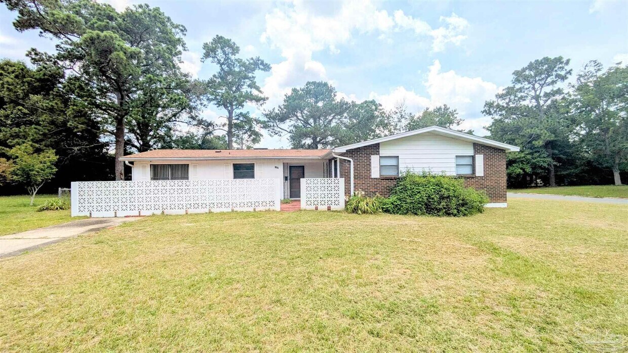 Foto principal - 1025 Revere Dr