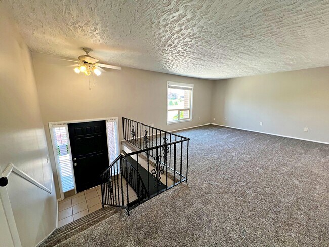 Building Photo - 895 W 8100 S
