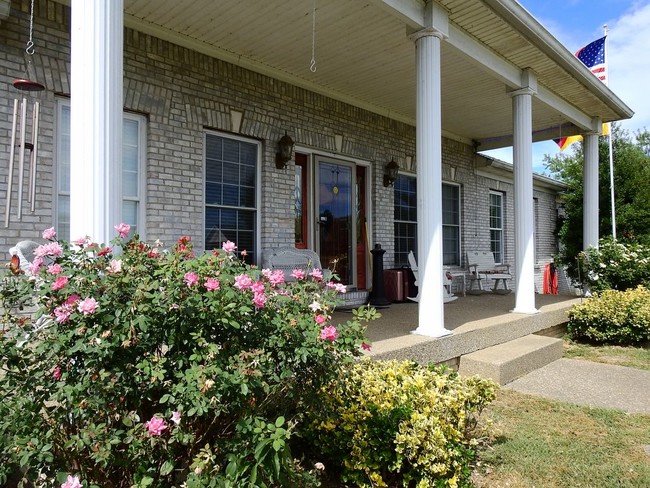 Building Photo - 56 Meadowridge Drive