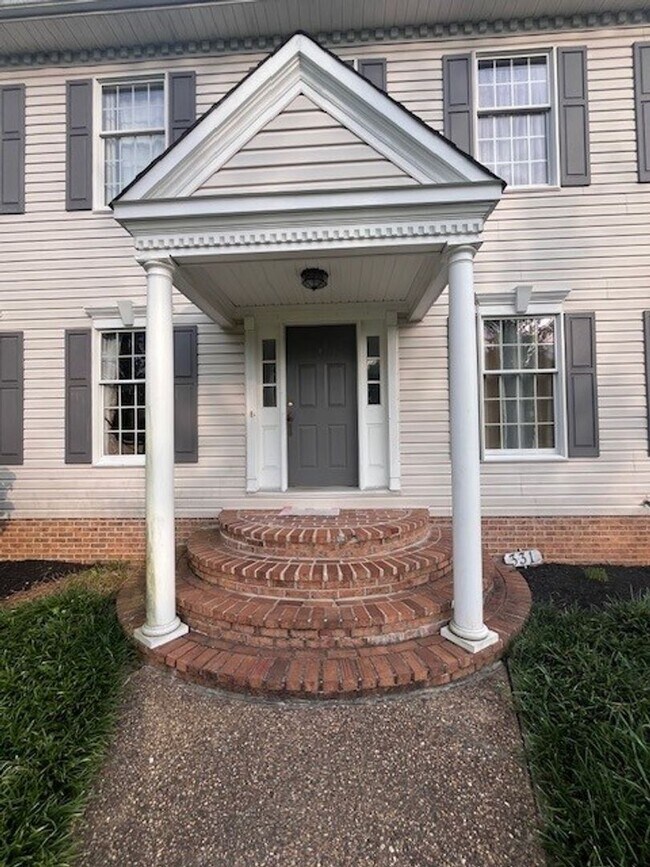 Foto del edificio - 3-bedroom! Garage Space & Privacy! Look no further...