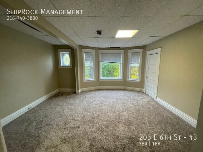 Foto del edificio - 205 E 6th St