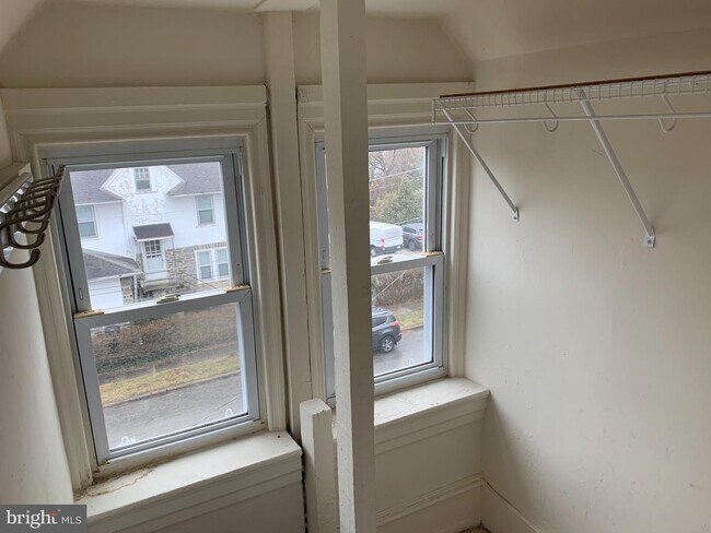 Foto del edificio - 800 Darby Rd