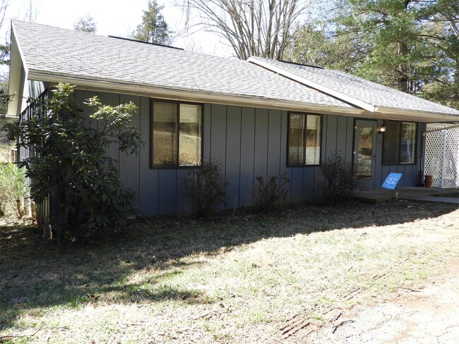 Building Photo - 1705 Willow Dale Ln