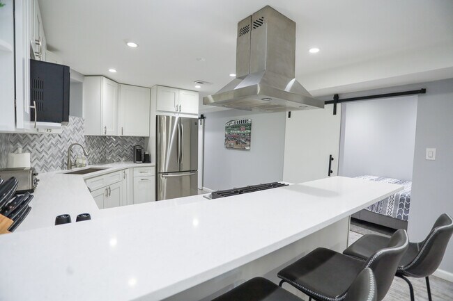 Foto del edificio - 3556 N Wilton Ave