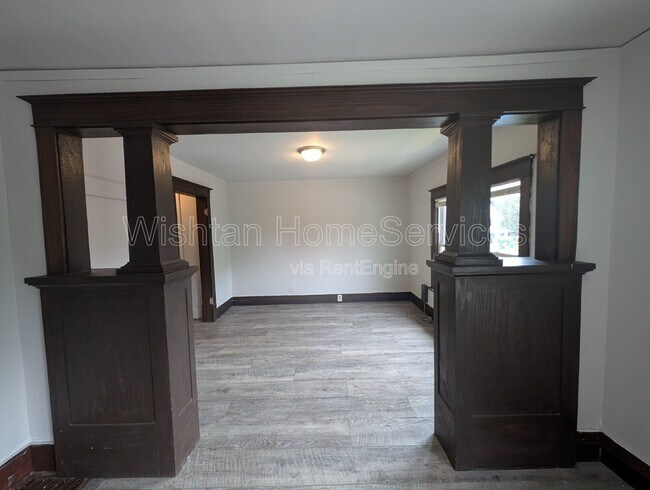 Foto del edificio - 1086 N Cedar St