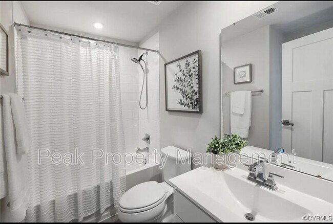 Building Photo - 348 Crofton Village Terrace
