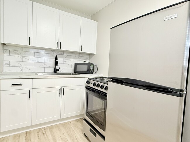 Building Photo - 308 Askin Ave