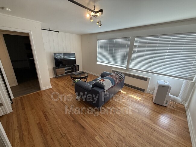 Foto del edificio - 1012 8th St