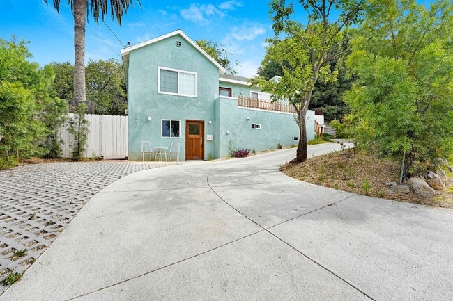 Building Photo - 265 Plymouth Dr