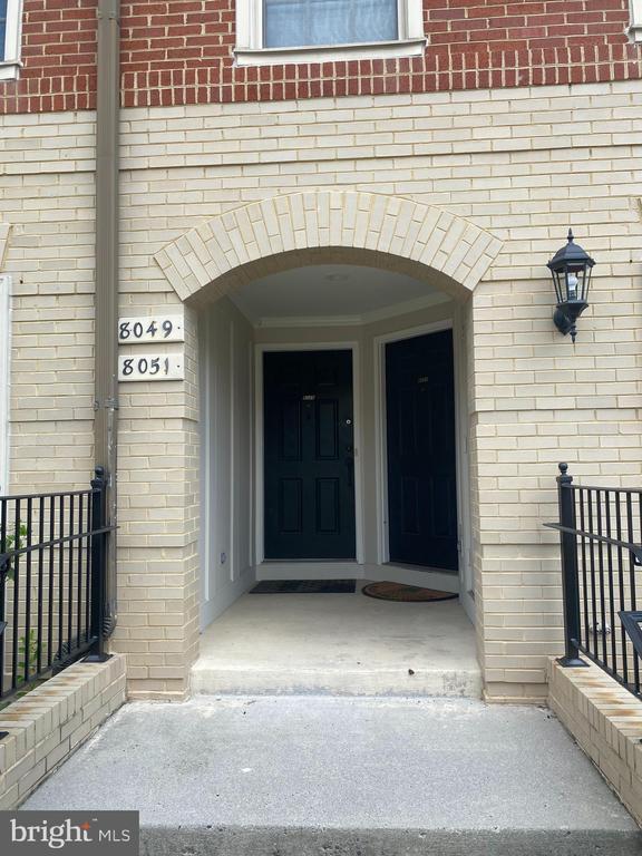 Foto del edificio - 8049 Crescent Park Dr