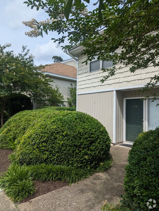 Building Photo - 4178 Spirea Dr