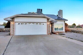 Building Photo - 10955 Yogi Berra Cir