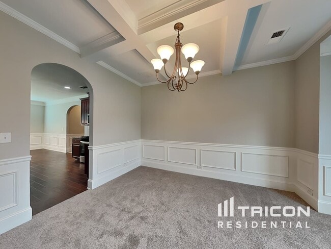 Building Photo - 333 Plymstock Dr