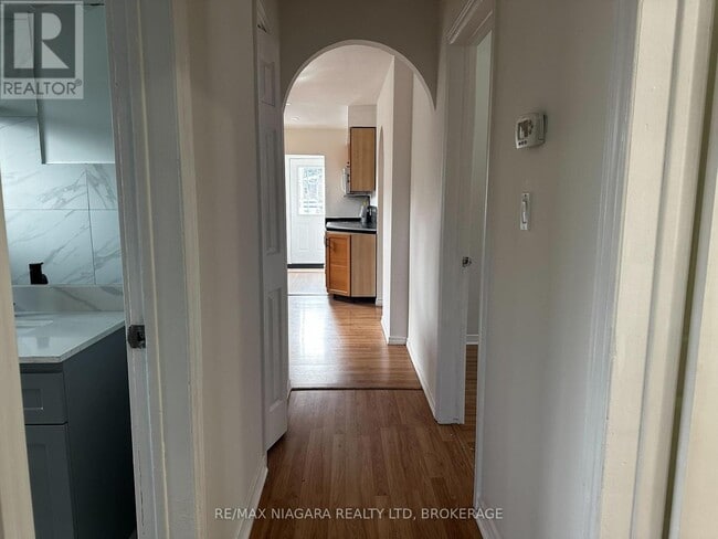 Building Photo - 43A Beachaven Dr