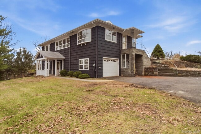 Building Photo - 27 Allapartus Cir