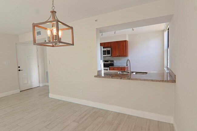 Building Photo - 2025 Lavers Cir