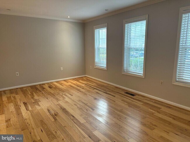 Building Photo - 11928 Sentinel Point Ct