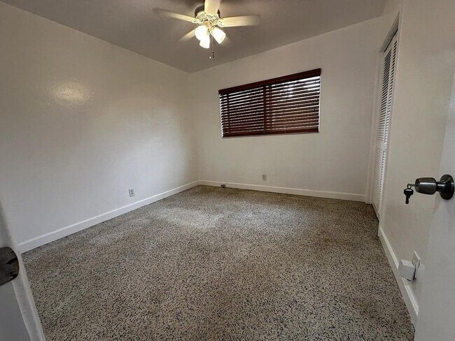 Foto del edificio - 950 E Dayton Cir