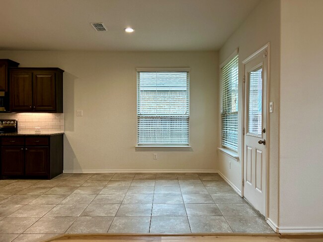Foto del edificio - 1734 Cross Creek Ln