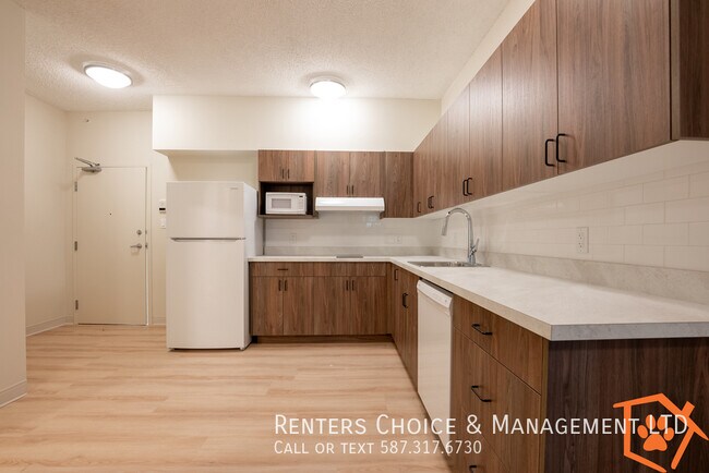 Photo du bâtiment - 2 Bedroom Senior Living in The Edwards