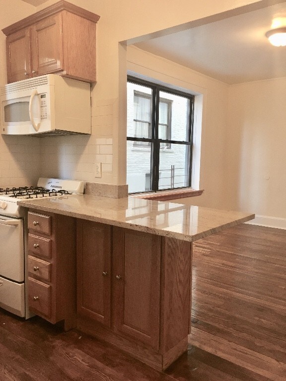 Foto del edificio - 2114 Crescent St