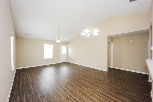 Foto del edificio - 2167 Red Oak Cir