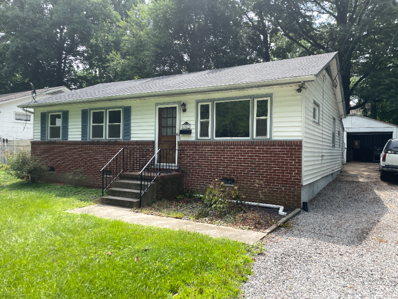 Primary Photo - 201 N Holly Ave