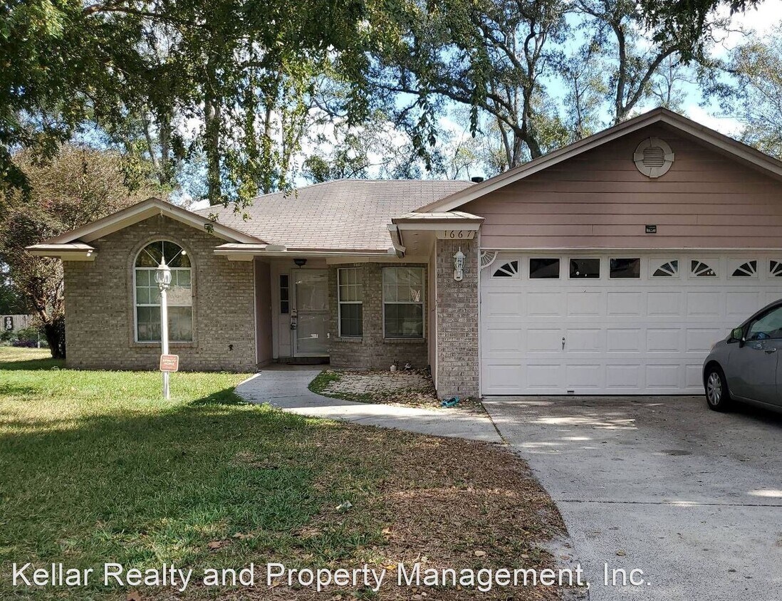 1667 Spring Branch Dr W, Jacksonville, FL 32221