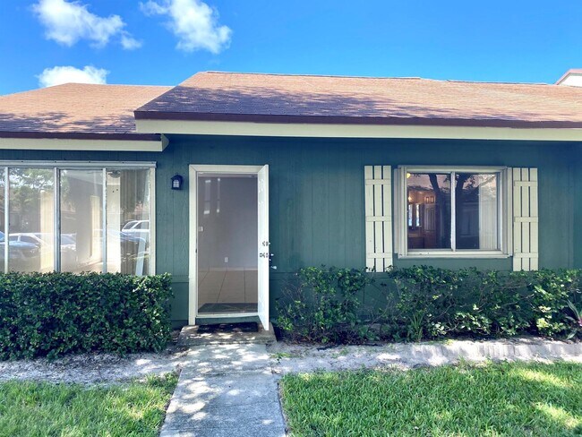 Building Photo - 4851 Orleans Ct