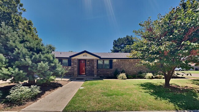 Foto del edificio - Very Nice 3 Bedroom Home with Storm Shelter!