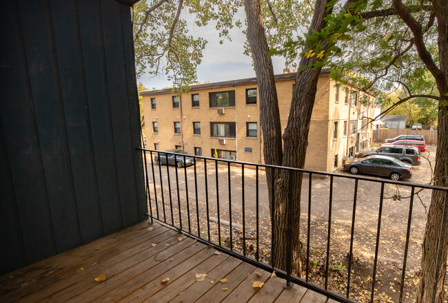 Building Photo - York Ave Apts
