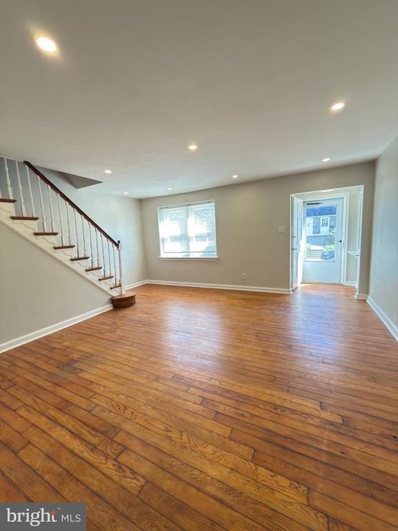 Building Photo - 268 S Bayberry Ln