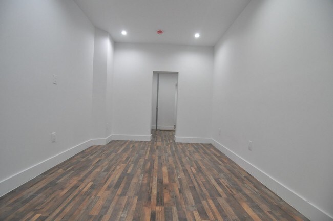 Foto del edificio - 348 Brook Ave