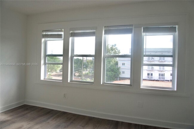 Foto del edificio - 501 SW 6th Ct