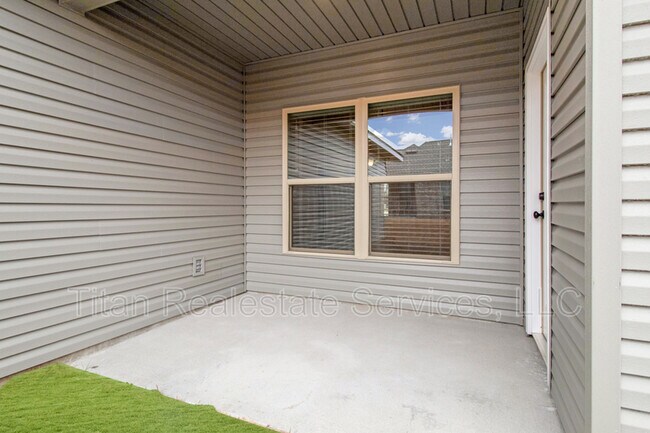 Foto del edificio - 526 Elwick Dr