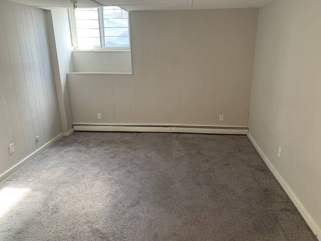 Building Photo - 2 St Mark St