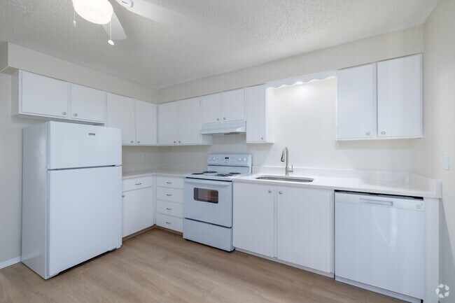 2HAB, 1BA - 825 ft² - Fairway Village Apartments