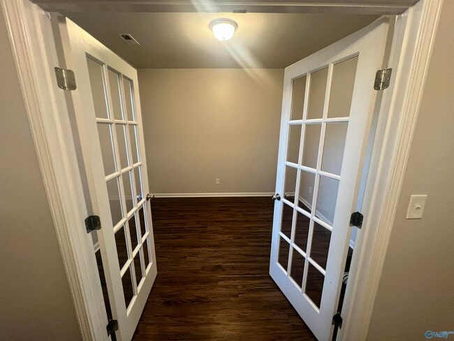 Building Photo - 292 Holt St